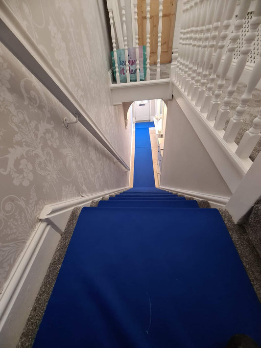 Full house protection blue Neoprene floor runners are the perfect solution to high traffic areas where protection is needed from foot traffic, water and dirt. neoprene floor runners can be used on all types of flooring from carpet, tiles, wood and stone. Neoprene floor runners are waterproof and can be cut from 1m to 30m. Neoprene floor runners are waterproof but also wick moisture from shoes to stop it transferring into the property. they can be hung and dried over night ready for repeat usage.